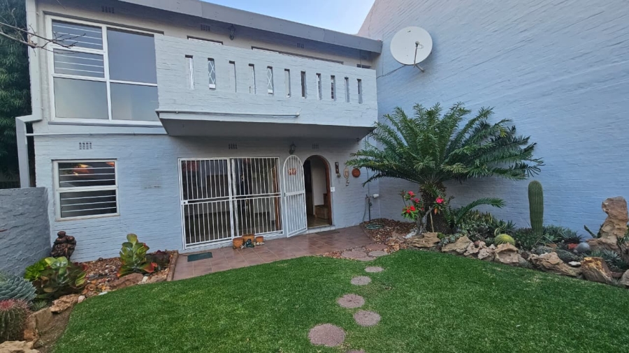 To Let 3 Bedroom Property for Rent in Doorn Free State